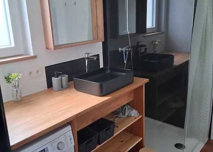 Hébergement de vacances Le Halage, Charmante Maison En Bordure De Rivière *